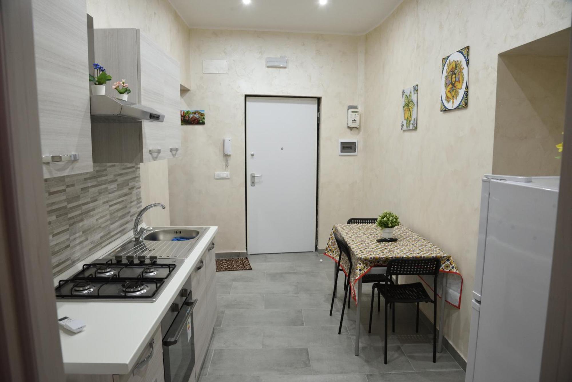 Family House Apartamento Catânia Exterior foto